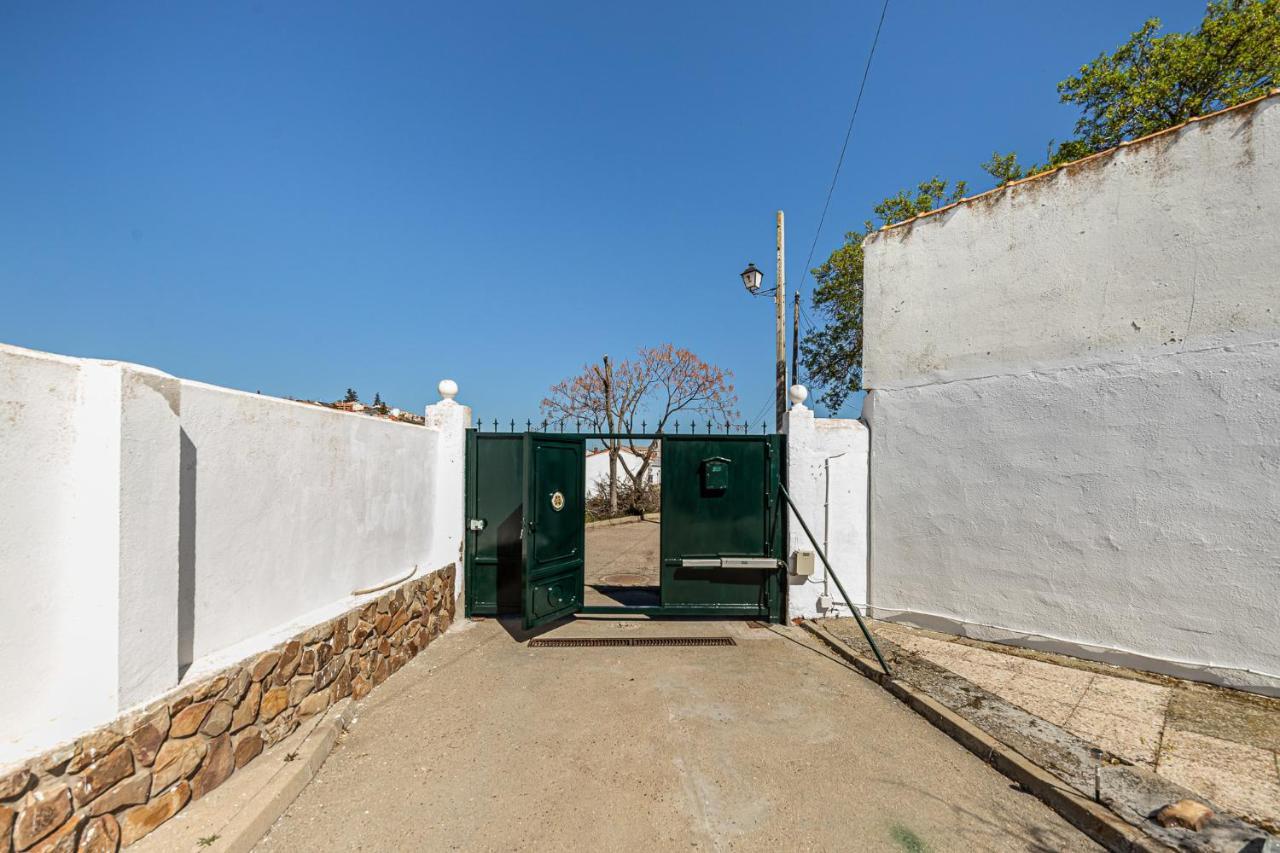 Waou Deluxe Cottage Titulcia Exterior foto